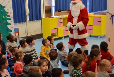 PÈRE NOËL DANS LES ÉCOLES ET CENTRES DE LOISIRS